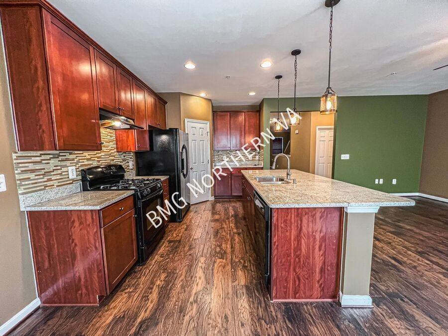 9535 Center St - Photo 7 of 36