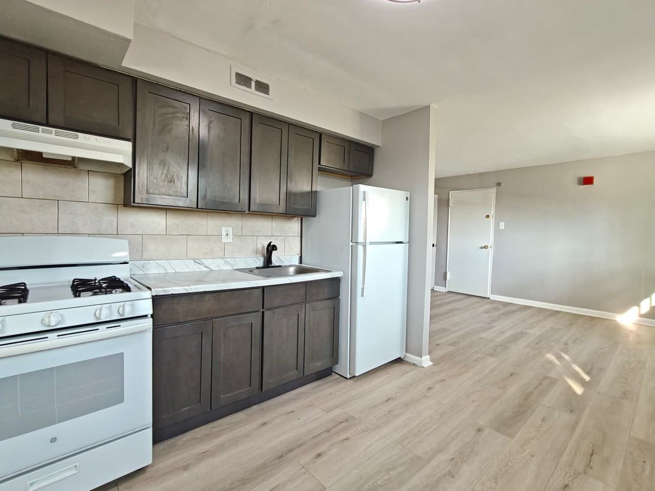 7108 Oxford Ave #51 - Photo 3 of 8