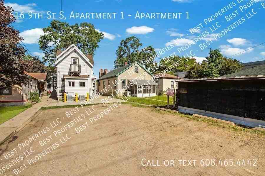 616 9th St S #1 - Photo 3 of 10