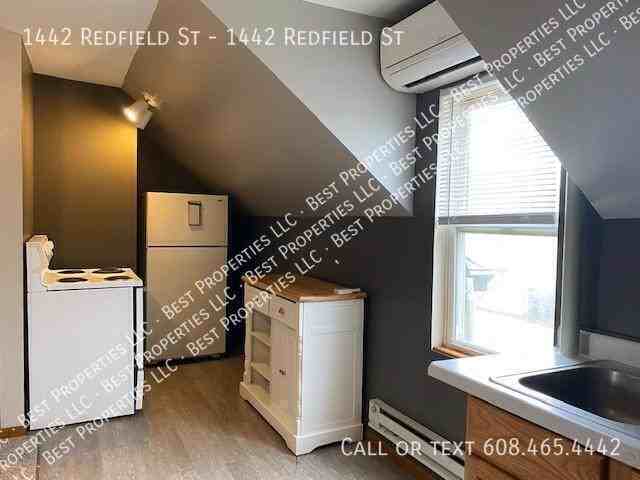 1442 Redfield St - Photo 4 of 15