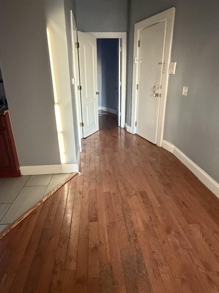 552 Avenue C #14 - Photo 4 of 9