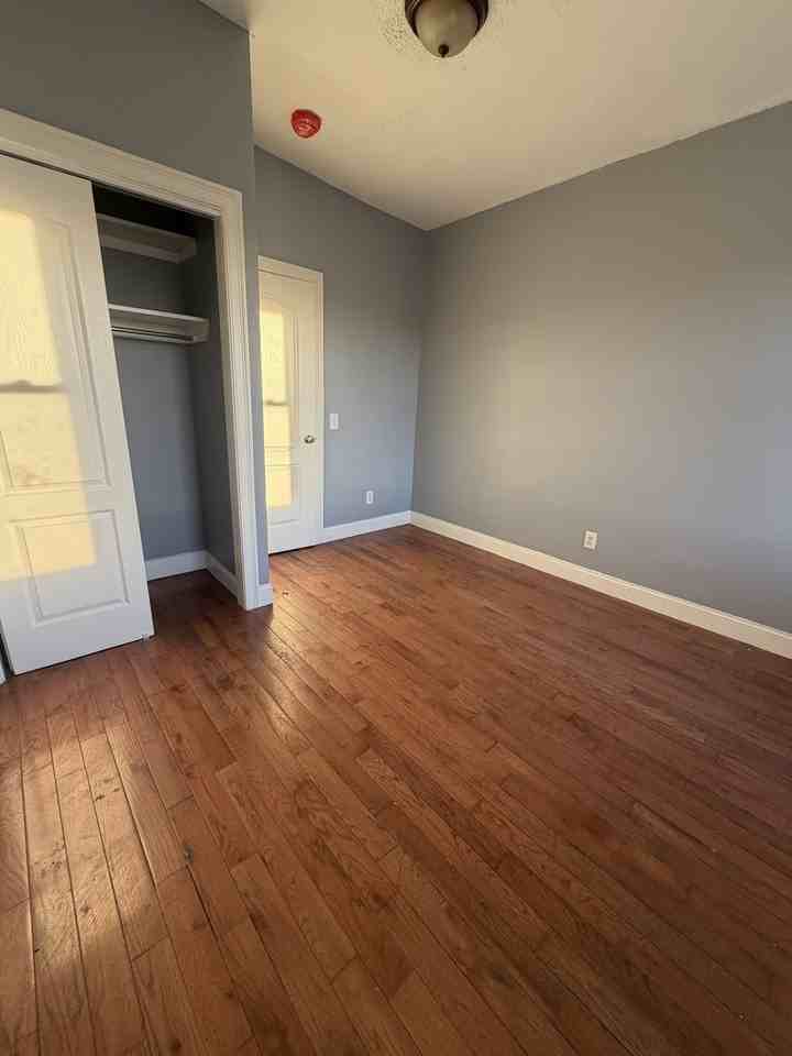552 Avenue C #14 - Photo 6 of 9