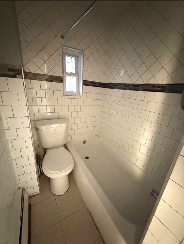 552 Avenue C #14 - Photo 7 of 9