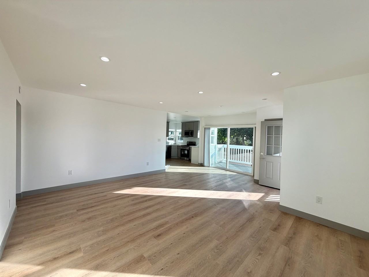 626 N Irena Ave #NA - Photo 3 of 11