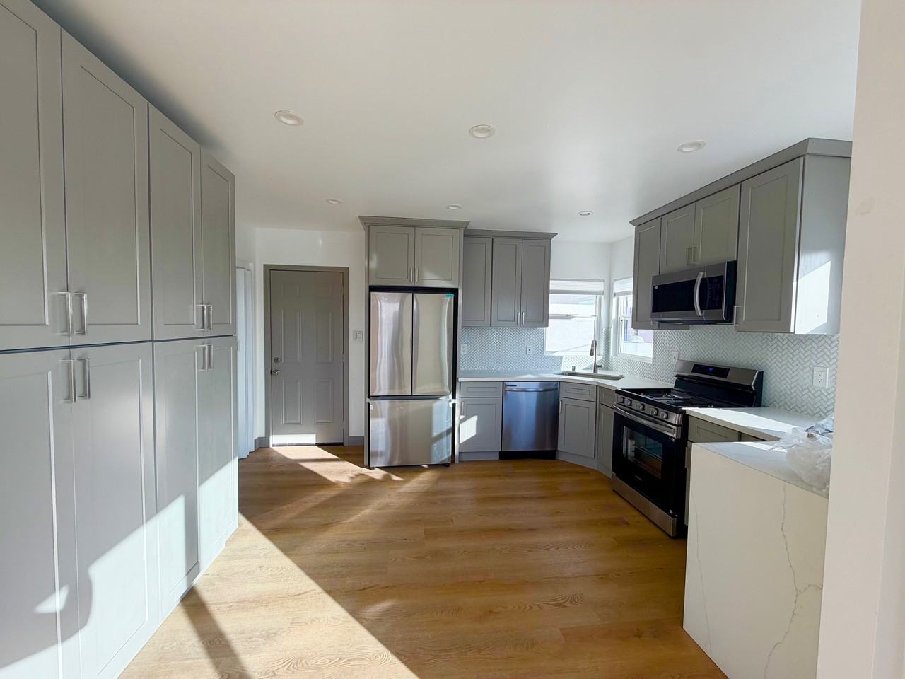 626 N Irena Ave #NA - Photo 6 of 11