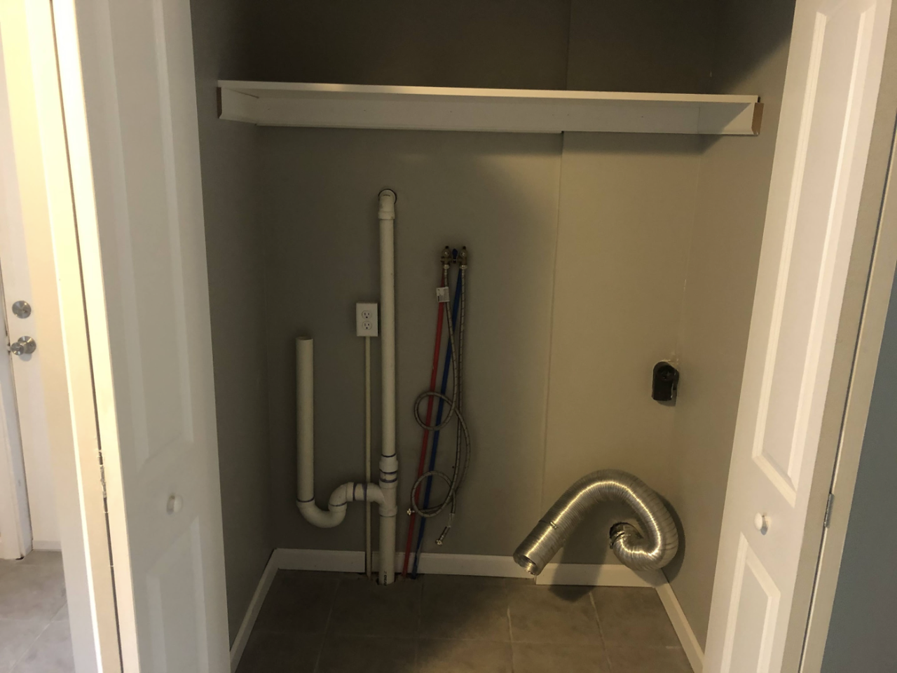 527 Charles St #1stFL - Photo 2 of 13