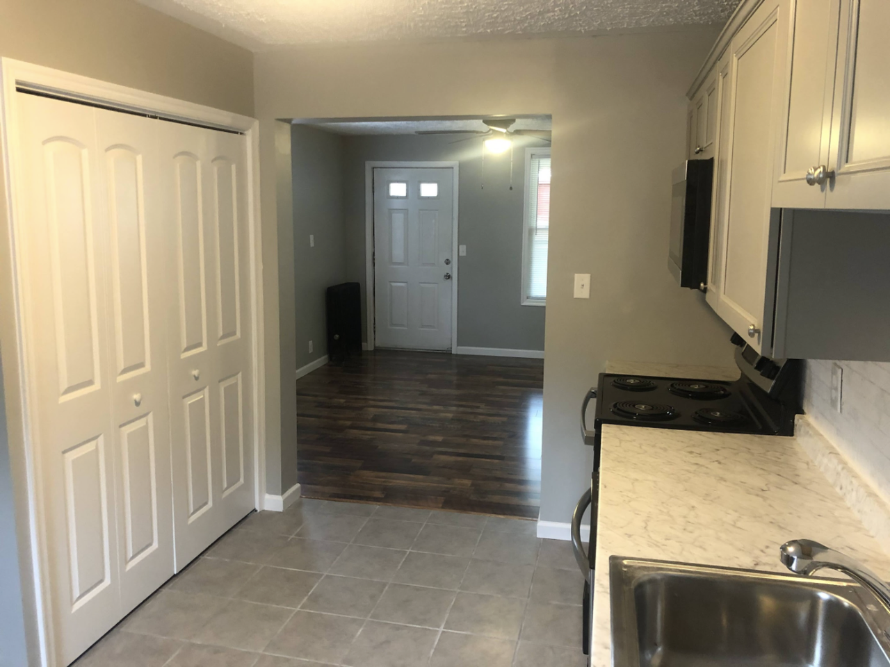 527 Charles St #1stFL - Photo 4 of 13