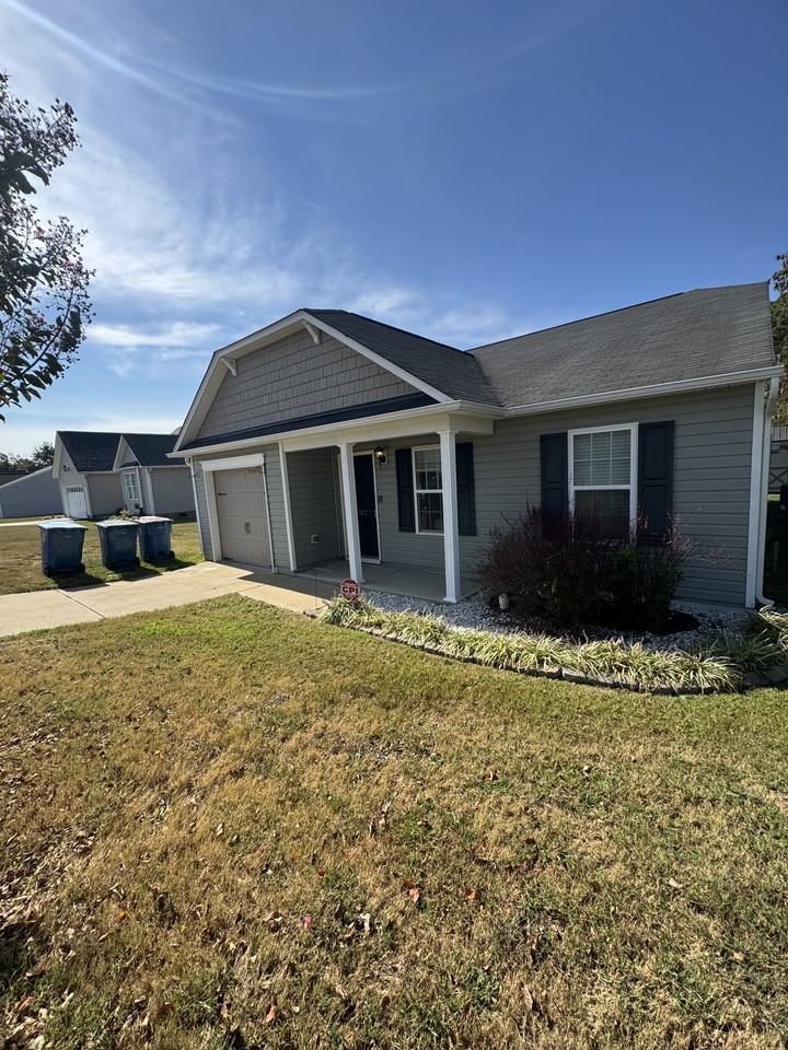 1617 Friendly Rd #NA - Photo 2 of 26