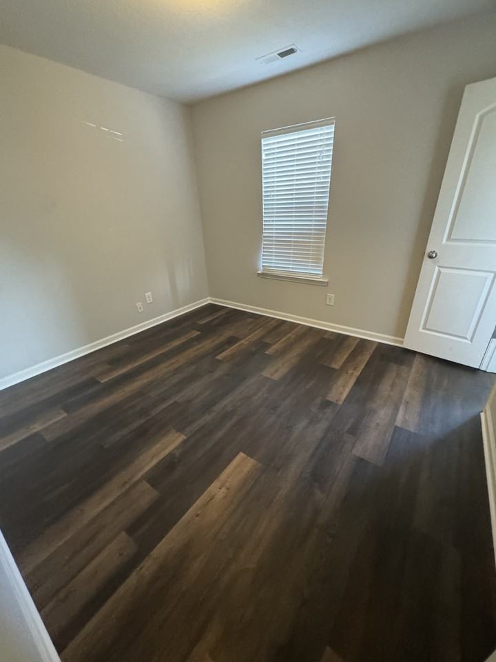 1617 Friendly Rd #NA - Photo 4 of 26