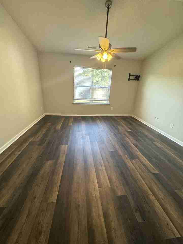 1617 Friendly Rd #NA - Photo 5 of 26