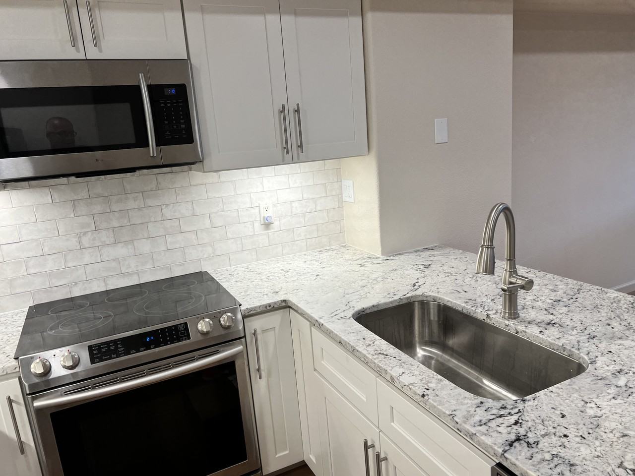 2070 Gonzaga Pt #2070 - Photo 4 of 29