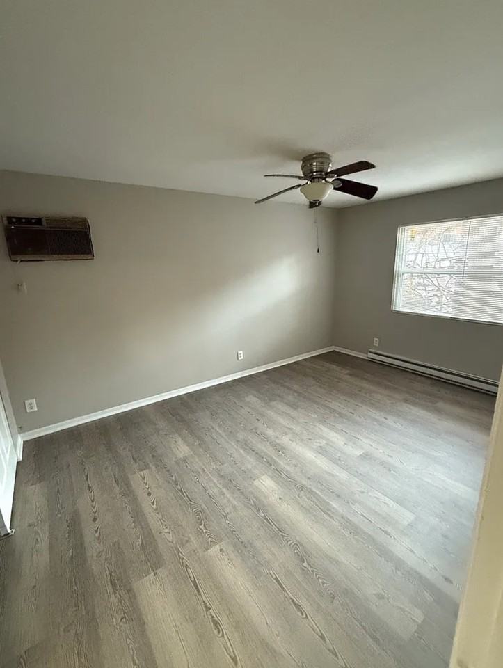 2367 Memorial Pkwy #4 - Photo 4 of 13