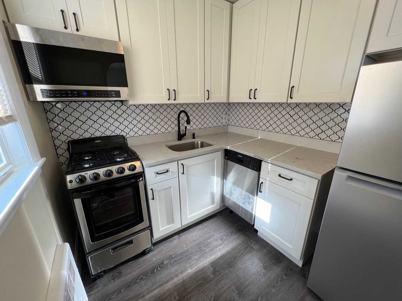87 Winthrop Shore Dr #2 - Photo 3 of 9