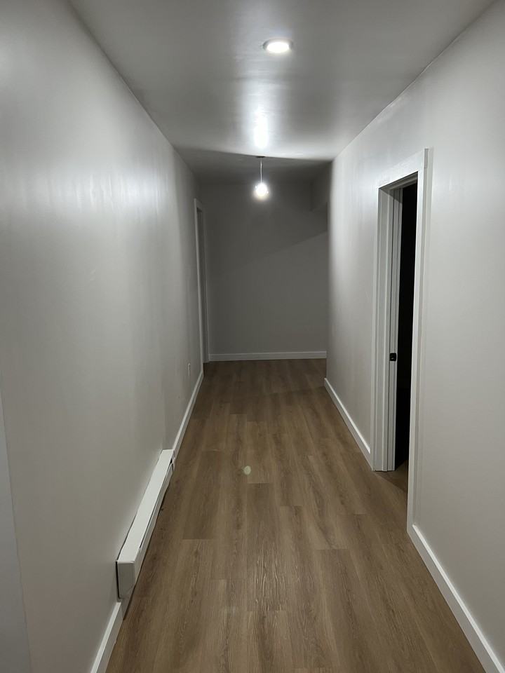 110 Railroad Ave #2 - Photo 6 of 17