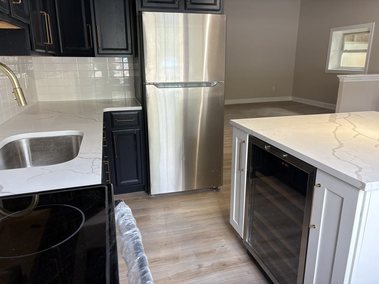 110 Railroad Ave #6 - Photo 4 of 16