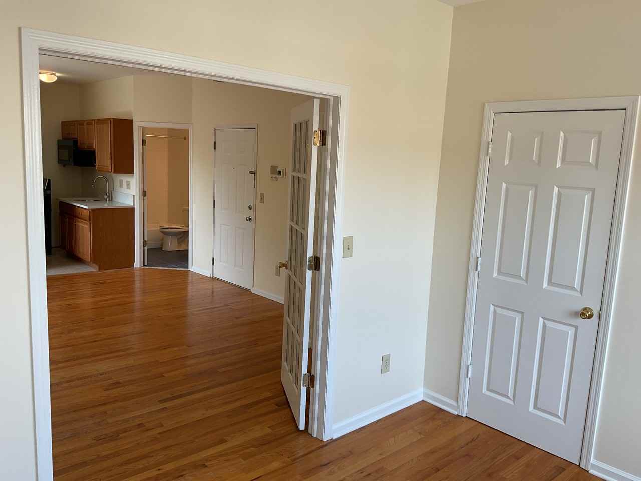 254 Bloomfield Ave #4 - Photo 3 of 11