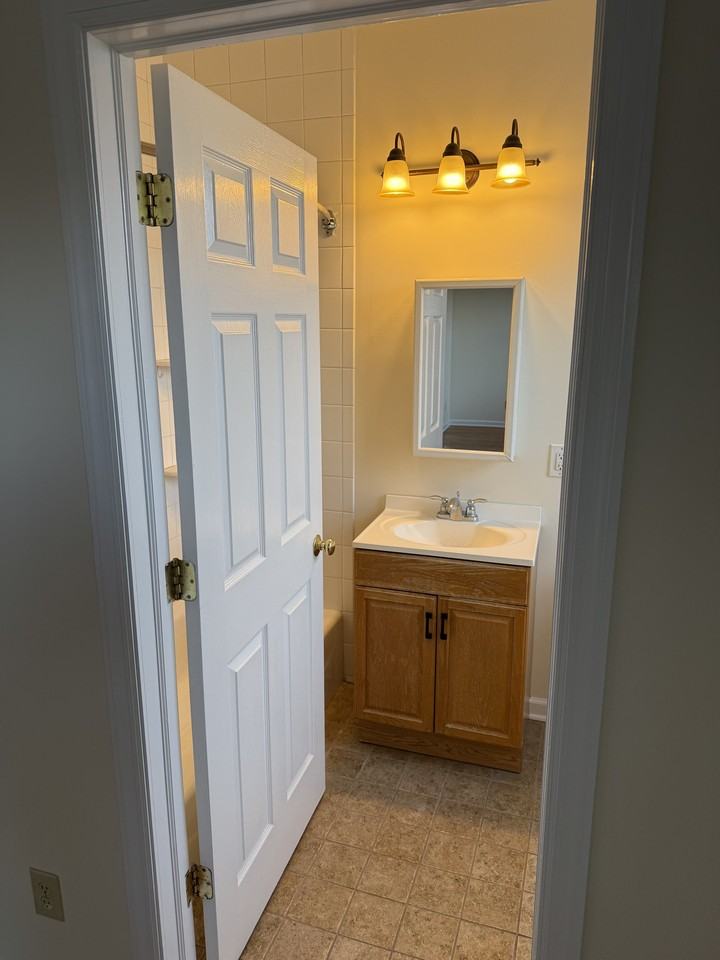 4 Provost Sq #6 - Photo 5 of 11