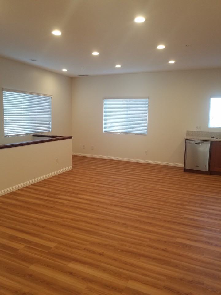 1429 S Sycamore Ave #1429 - Photo 3 of 17