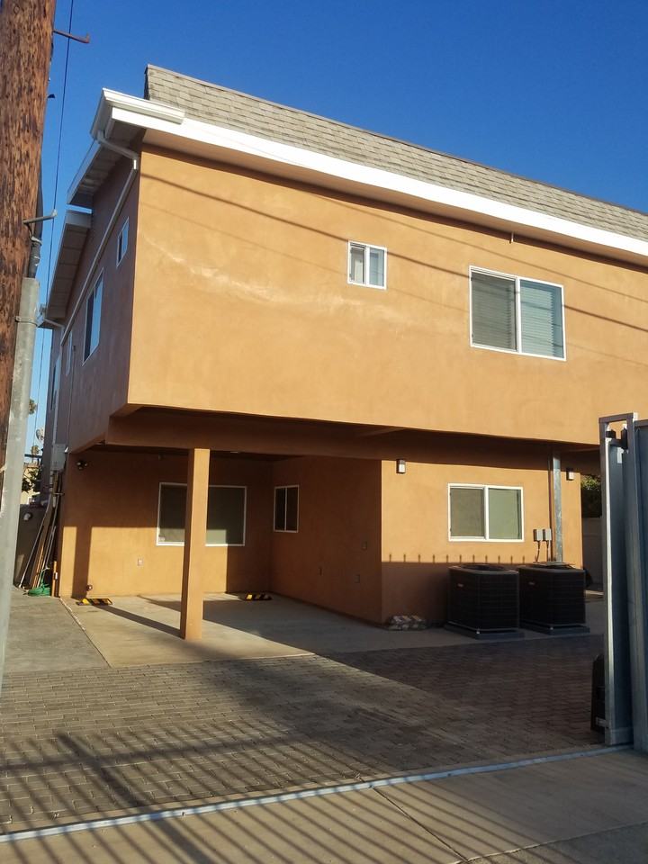 1429 S Sycamore Ave #1429 - Photo 4 of 17