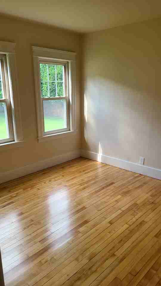 60 Richmond Ave #1 - Photo 5 of 10