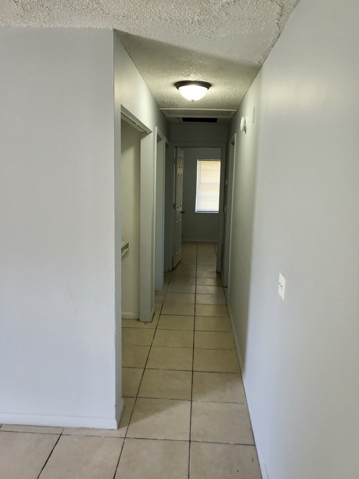 1220 Avenue L #A - Photo 4 of 16