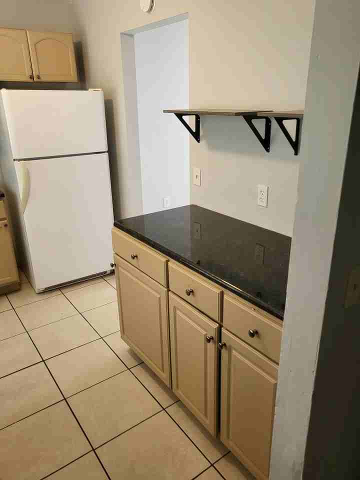 1220 Avenue L #A - Photo 7 of 16