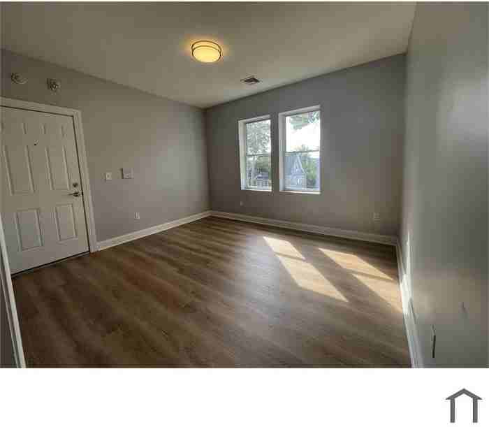 6 Sterling St #3 - Photo 2 of 6