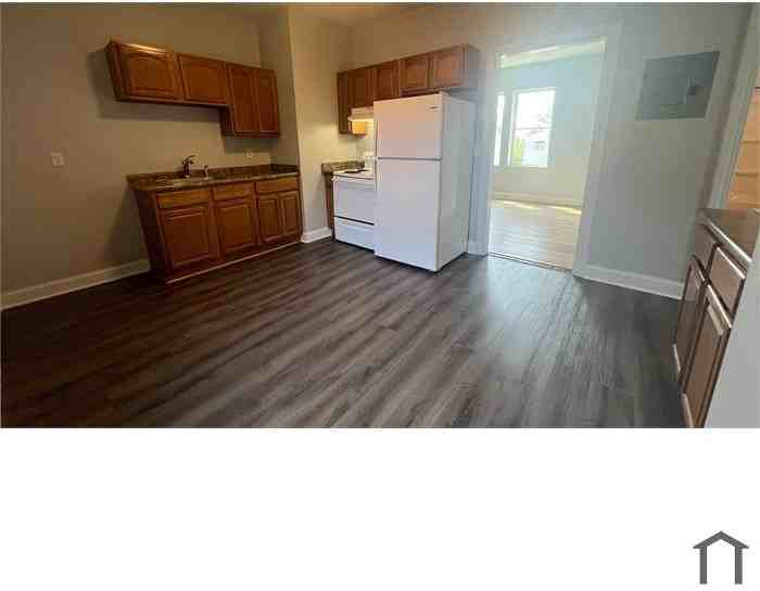 6 Sterling St #3 - Photo 3 of 6