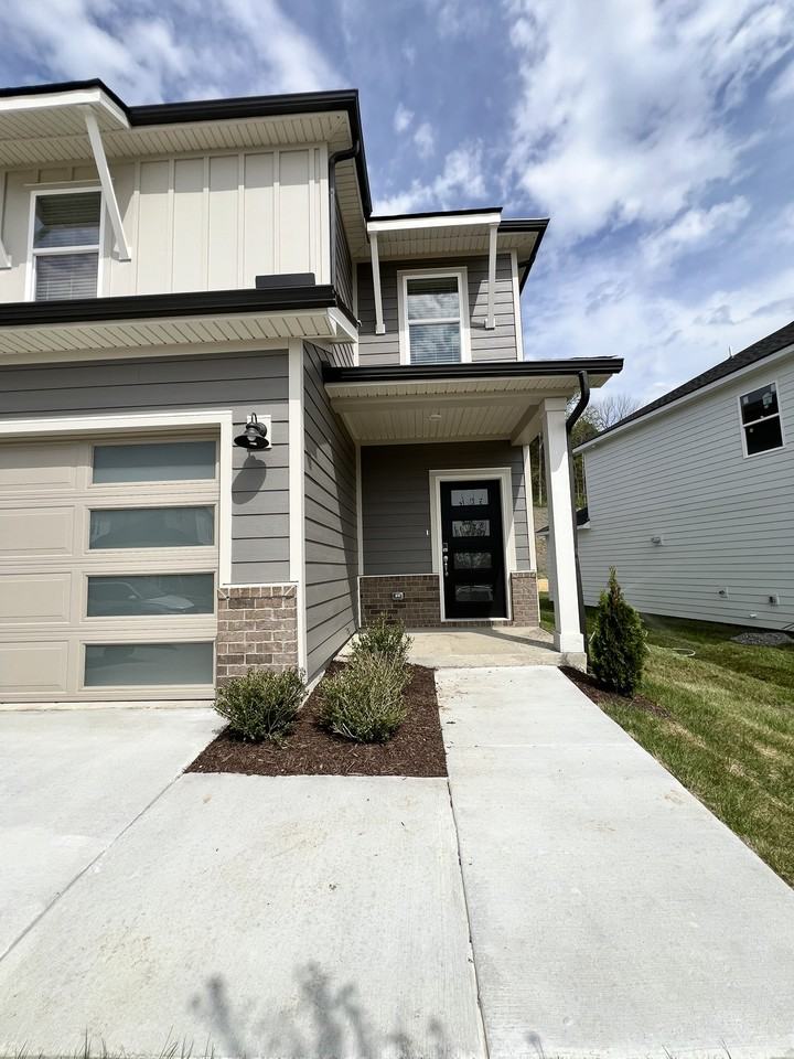 1749 Flora Grv #NA - Photo 3 of 29
