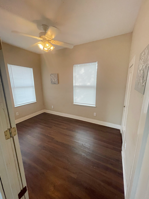 1425 Quintana Rd #1 - Photo 4 of 17