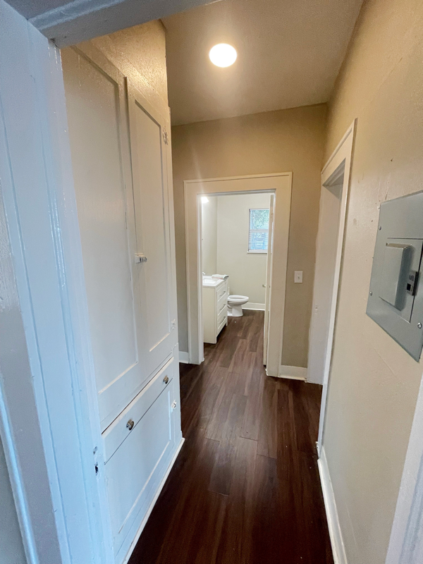 1425 Quintana Rd #1 - Photo 5 of 17