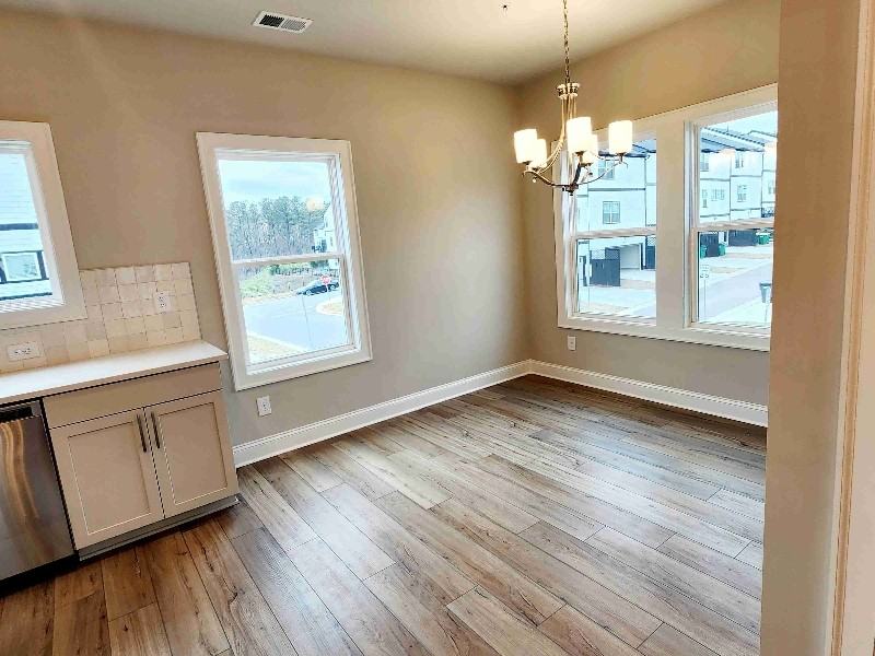 1054 Knoxboro Ln - Photo 5 of 17