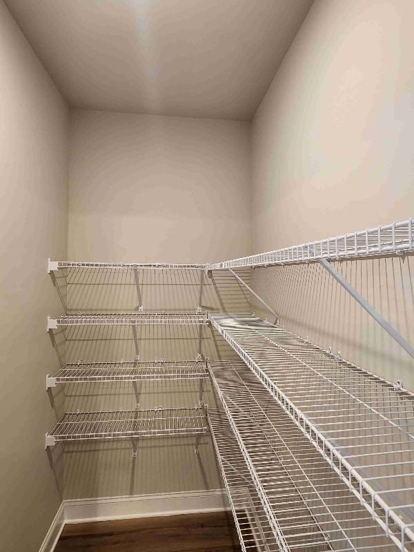 1054 Knoxboro Ln - Photo 7 of 17