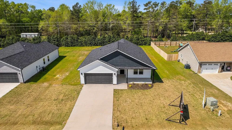 206 Essex Dr - Photo 2 of 23