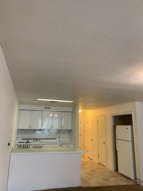 946 Oliver Ave #12 - Photo 2 of 4