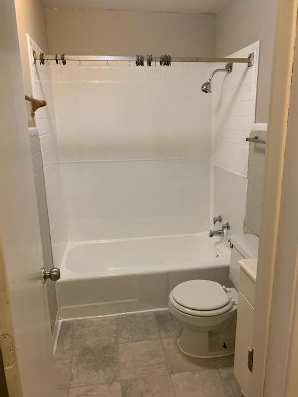 946 Oliver Ave #12 - Photo 3 of 4