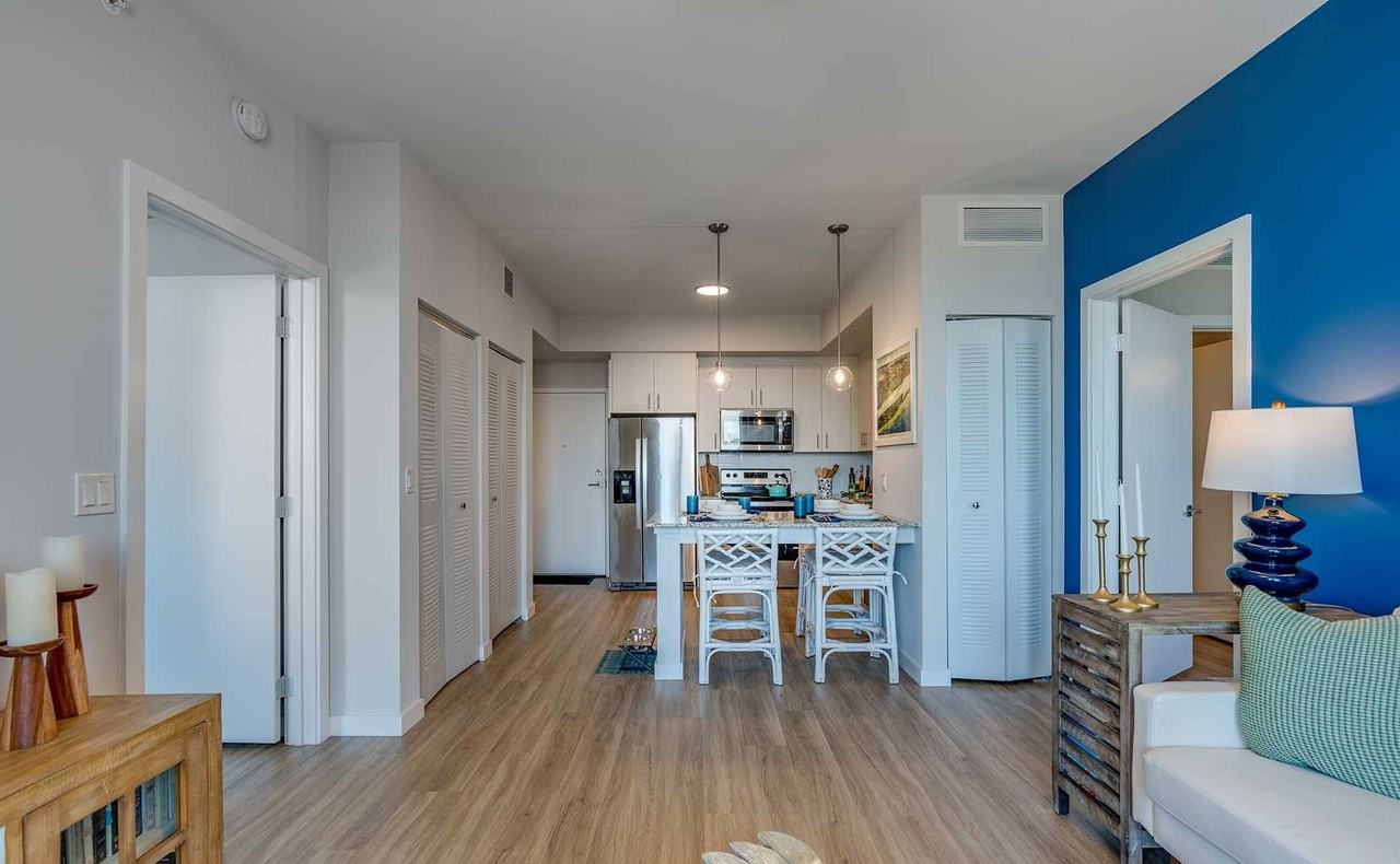 Pura Vida Hialeah Luxury Apartments - Photo 5 of 33