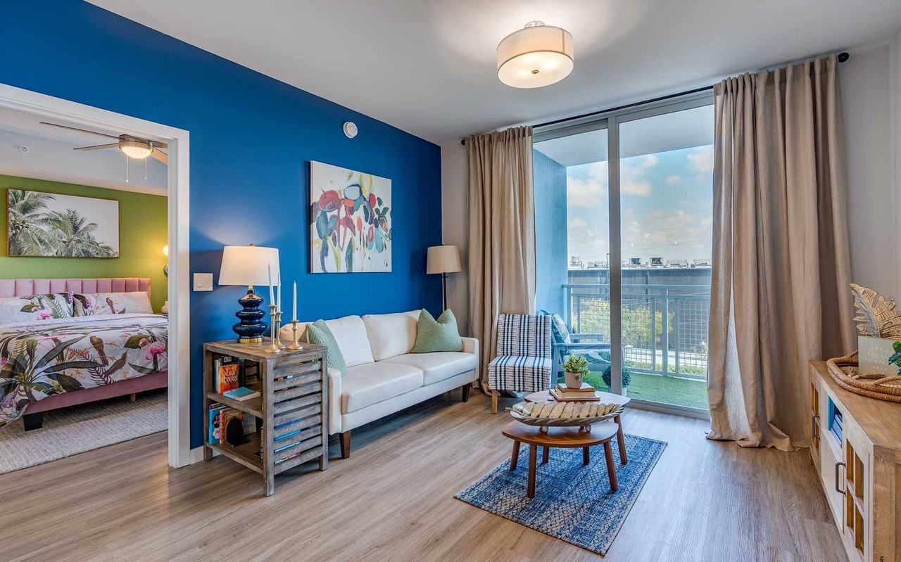 Pura Vida Hialeah Luxury Apartments - Photo 6 of 33