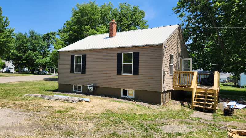 1718 North St - Photo 2 of 11
