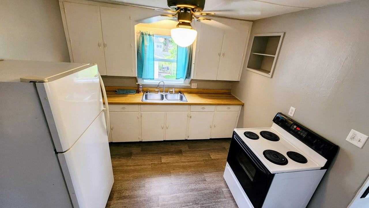 1718 North St - Photo 5 of 11