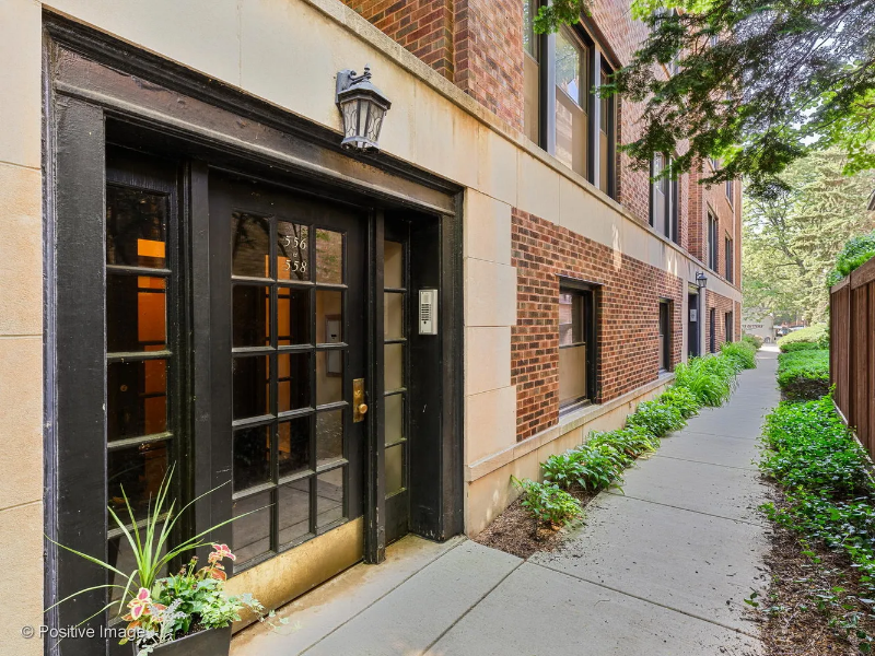 556 W Deming Pl #G - Photo 2 of 15