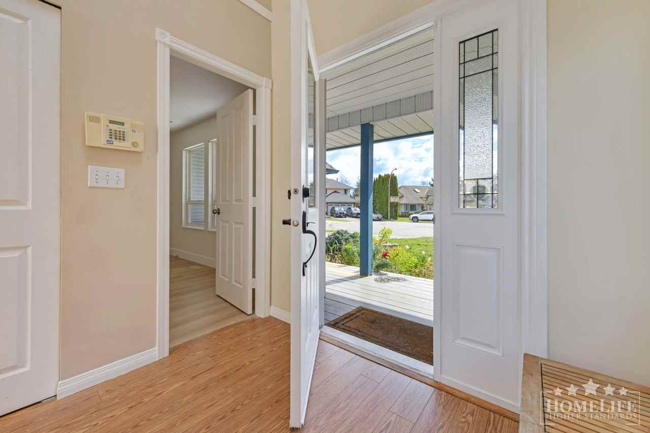 6375 187A St - Photo 2 of 43