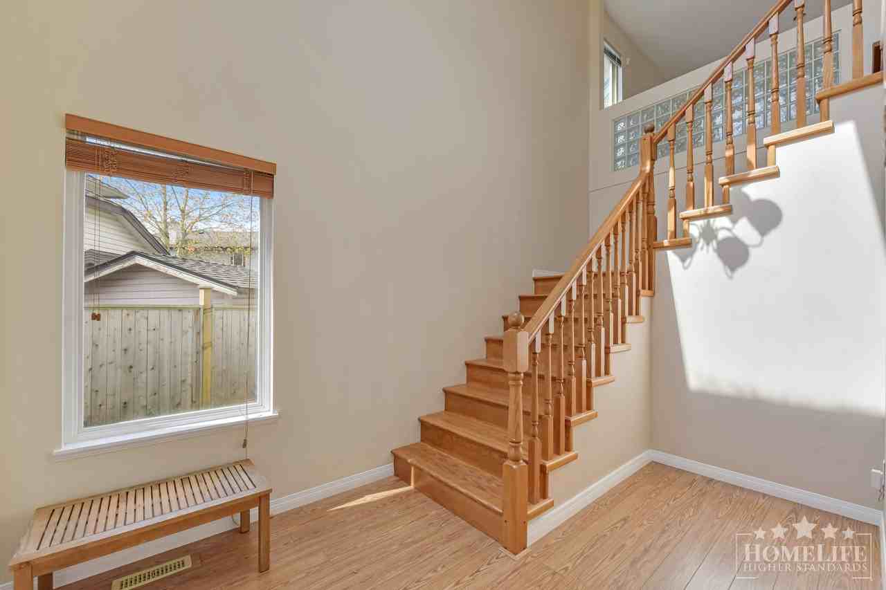 6375 187A St - Photo 3 of 43