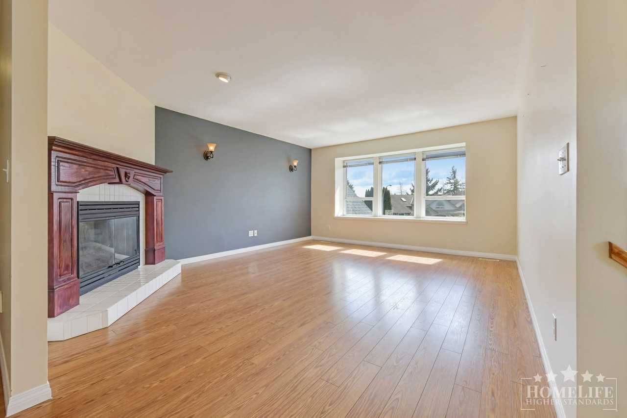 6375 187A St - Photo 4 of 43