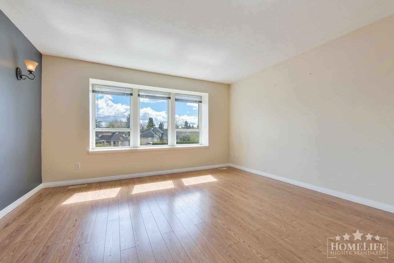 6375 187A St - Photo 5 of 43
