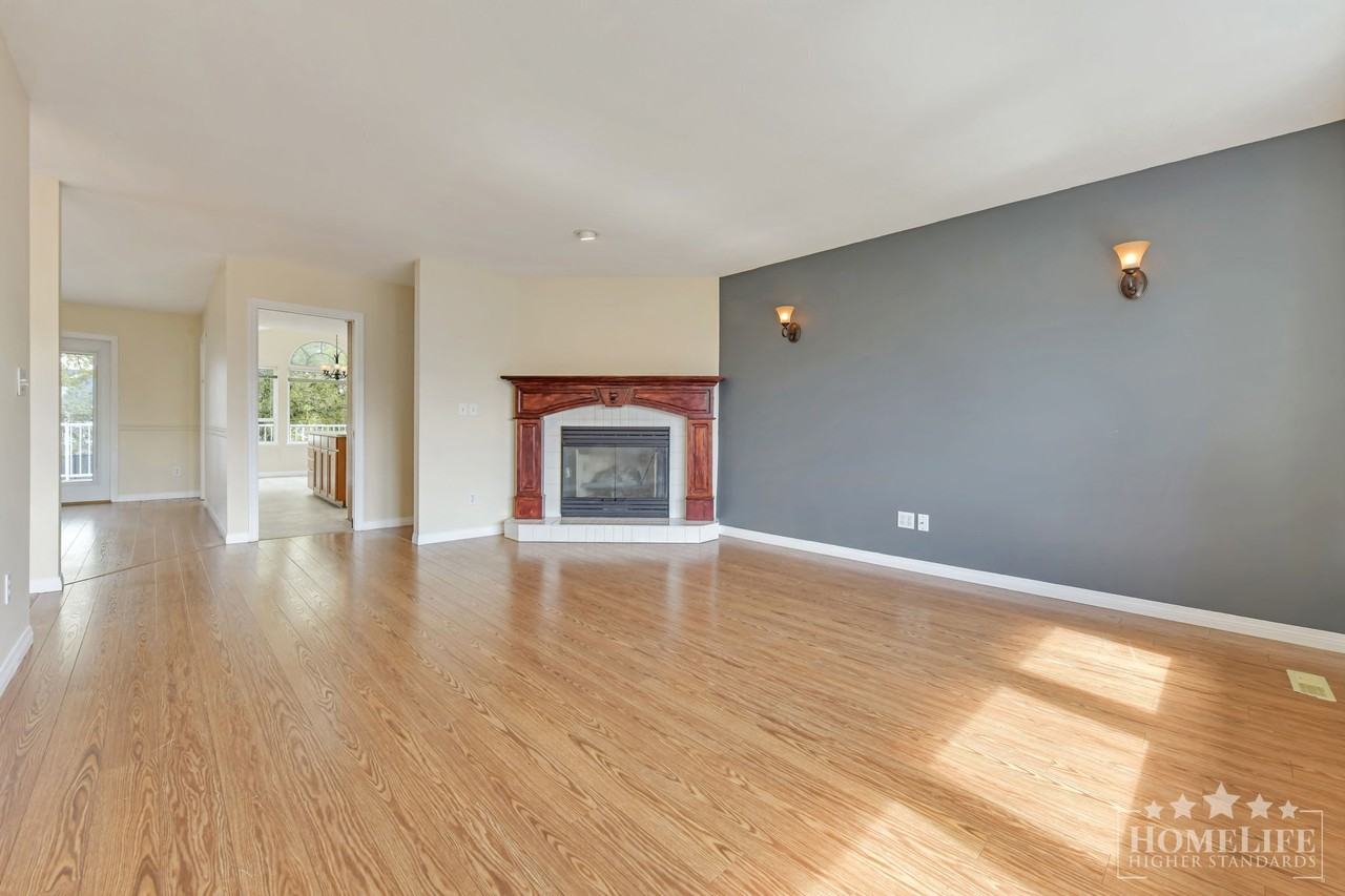 6375 187A St - Photo 6 of 43
