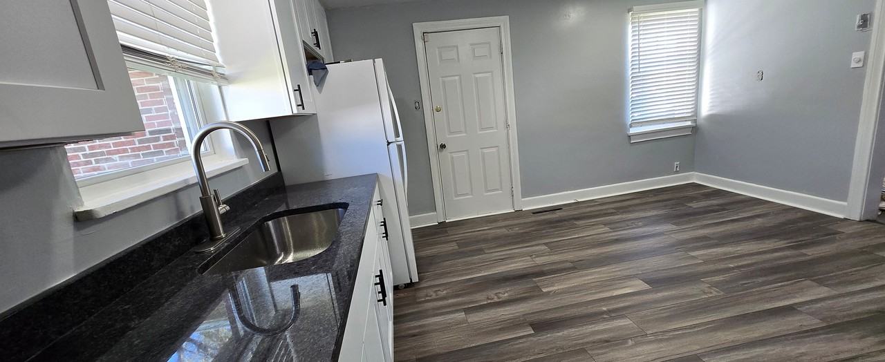 818 Coolidge St - Photo 4 of 21