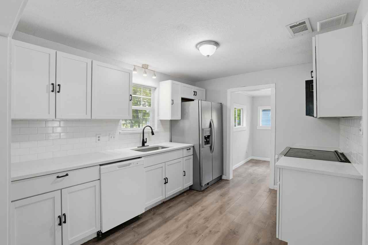 505 E Heron St #1 - Photo 2 of 28