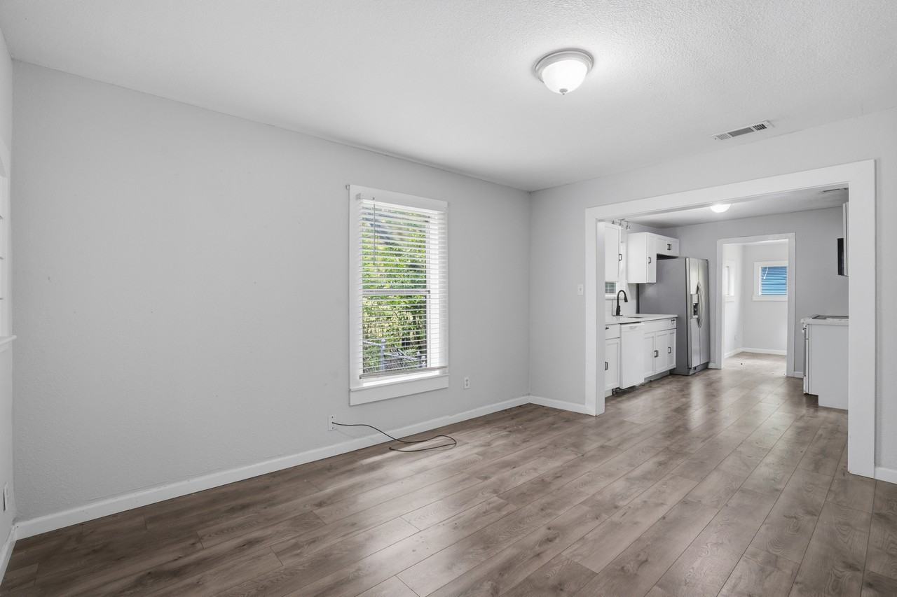 505 E Heron St #1 - Photo 6 of 28