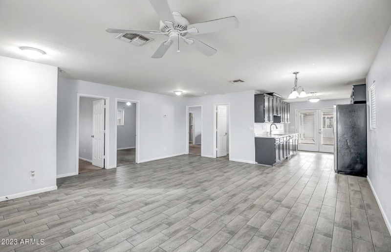 2413 W Yuma St - Photo 3 of 13